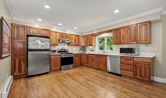 17 Goodhill Rd, Bethel, CT 06801