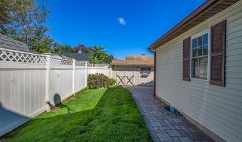 60 S Alhambra Cir, Agawam, MA 01001