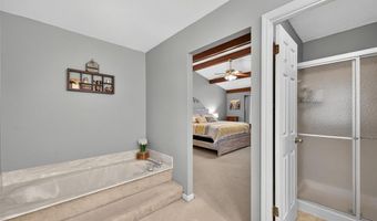 554 Lering Ct, Ballwin, MO 63011