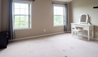 1819 KENWOOD Ave 303, Alexandria, VA 22302
