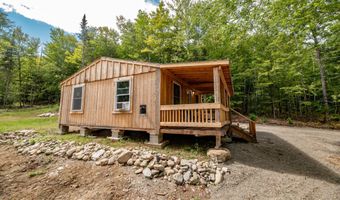 8 Magnolia Ln, Starks, ME 04911