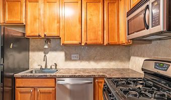 7 Wake Robin Rd 407, Lincoln, RI 02865