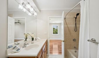 6442 HOLYOKE Dr, Annandale, VA 22003