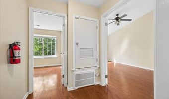 40 Ray Ct, Bedminster, NJ 07921