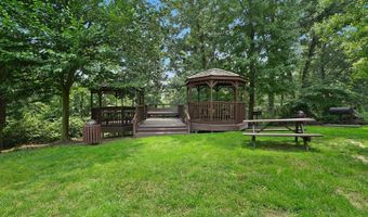 5904 MOUNT EAGLE Dr 105, Alexandria, VA 22303