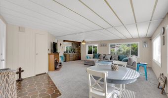 21986 LAUREL Ave, Aurora, OR 97002