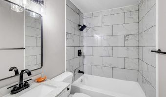 20 Chantilly Ter, Bay St. Louis, MS 39520