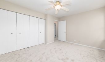 352 Country Ln, Algonquin, IL 60102