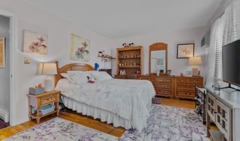 27 E 34TH St, Bayonne, NJ 07002