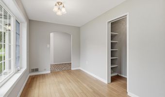 8532 CANTERBURY Dr, Annandale, VA 22003