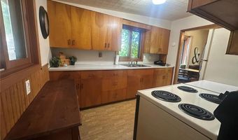 1402 N Mckay Ave NE, Alexandria, MN 56308
