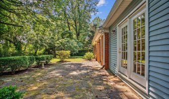 6200 VERNE St, Bethesda, MD 20817