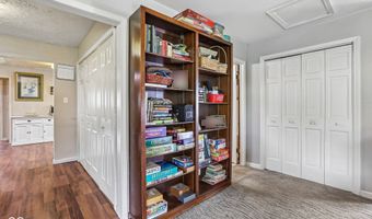186 N 8th Ave, Beech Grove, IN 46107