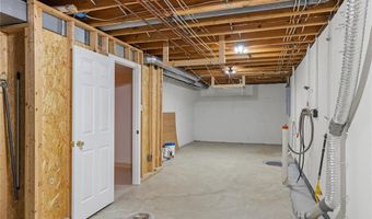 530 Spring Glen Dr, Ballwin, MO 63021