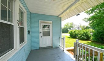 23 Maple Dr, Amityville, NY 11701