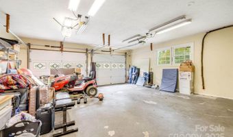 1 Glen Cove Rd, Arden, NC 28704