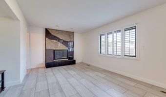 1233 N Hickory Trl, Addison, IL 60101