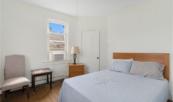 53 Warner St, Newport, RI 02840