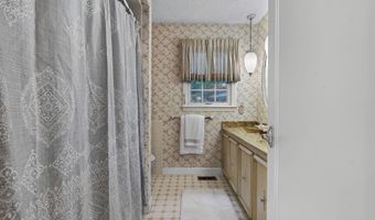 28 Buttonwood Rd, Bedford, NH 03110