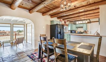 2 Latilla Ln, Arroyo Seco, NM 87514