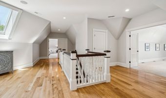 1 Willowbrook Ct, Bedford, NH 03110
