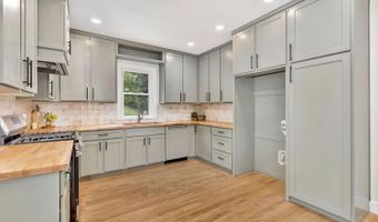 6047 Kennedy Ave, Cincinnati, OH 45213
