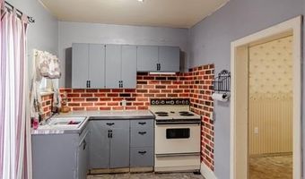 1134 Atchison St, Atchison, KS 66002