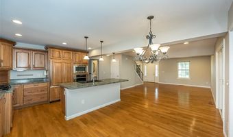 693 Woodrun Ct, Ballwin, MO 63021