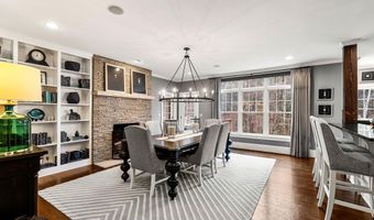 17 Canterbury Ln, Bedford, NH 03110