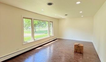 833 W Heritage Dr 1, Addison, IL 60101