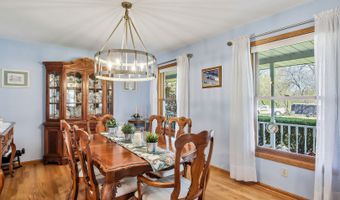 40498 N Sunset Dr, Antioch, IL 60002