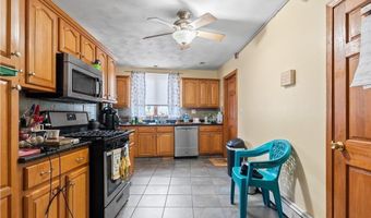 189 Smith St, Cranston, RI 02905