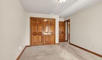 1908 Bent Tree Ct, Auburn, IN 46706