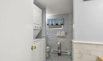 45 Crescent Rd, Middletown, RI 02842