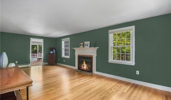 27 Christine Dr, Barrington, RI 02806