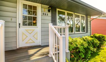 903 Willow Dr, Aberdeen, SD 57401