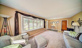 109 S Dubuque St, Anamosa, IA 52205