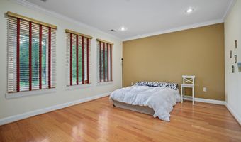 7230 BEVERLY St, Annandale, VA 22003