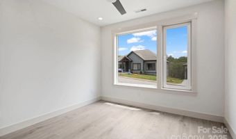 325 Avery Trail Dr 34, Arden, NC 28704