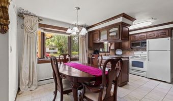 630 W CAPITOL Dr, Appleton, WI 54911