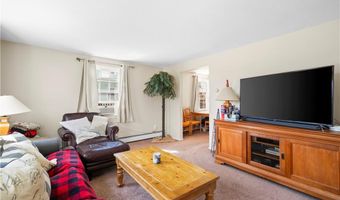 40 Agnes St, East Providence, RI 02914