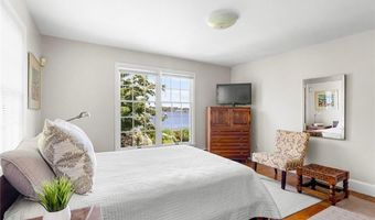 172 Eustis Ave, Newport, RI 02840