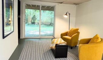 285 Brookside Dr, Ann Arbor, MI 48105