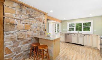 25 Willow Dr, Hopkinton, RI 02832