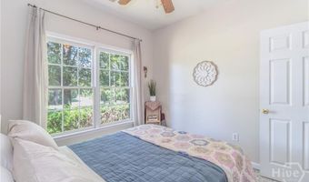225 Camelot Dr, Athens, GA 30606