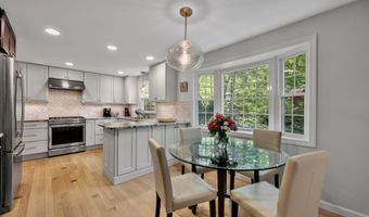 26 Buckboard Ln, Avon, CT 06001