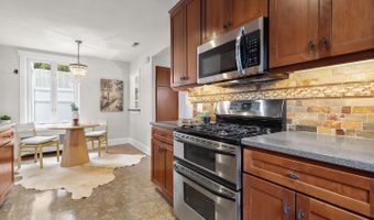 923 ARRAN Rd, Baltimore, MD 21239