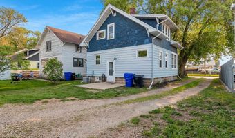1212 N LEMINWAH St, Appleton, WI 54911