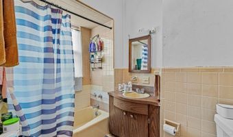 35 Perry St, Belleville, NJ 07109