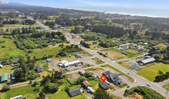 195 17TH St SE, Bandon, OR 97411